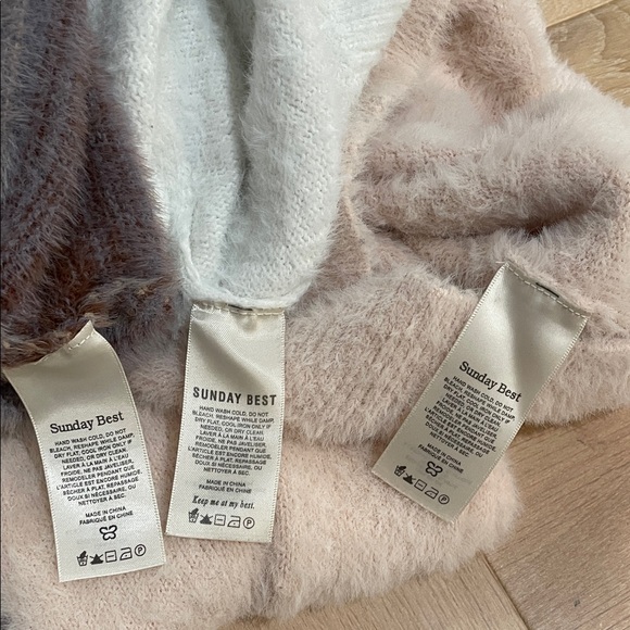 Bundle of Three Aritzia Sunday Best Kitten Sweater in Size XS - Picture 8 of 9